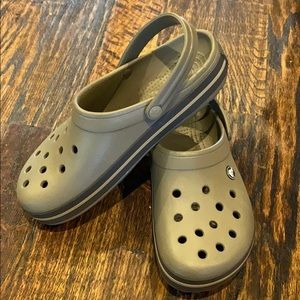 [Crocs] Espresso UNISEX Clogs W10 M8 NWOT